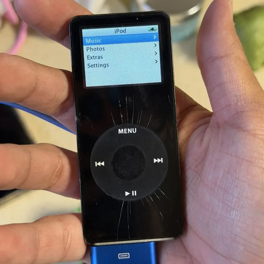 Apple iPod Nano 1st & 2nd Gen Black Green Silver MP3 Lot Of 9 READ DESCRIPTION